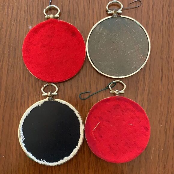 4 vintage round gold framed embroidered Christmas tree ornaments - Picture 2 of 6